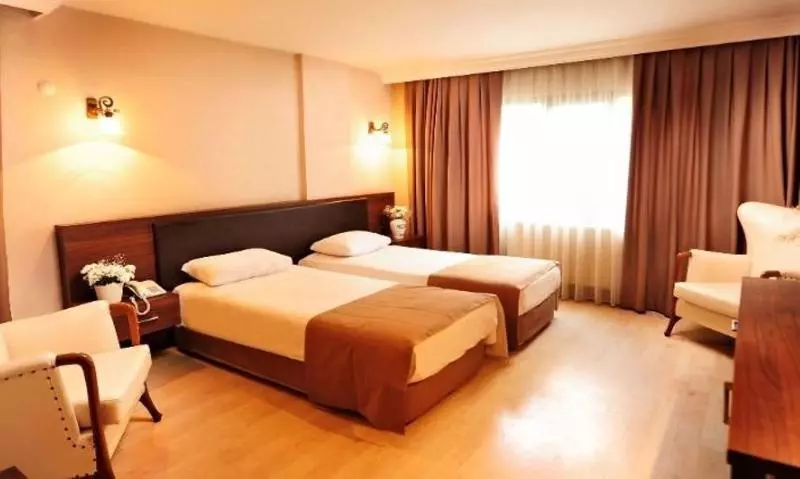 üstün Otel Alsancak