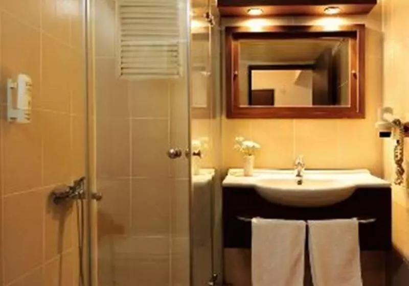 üstün Otel Alsancak