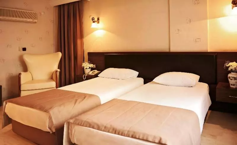 üstün Otel Alsancak