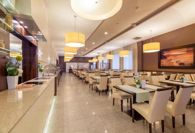 בית מלון כפרי Vestina Wellness & Spa