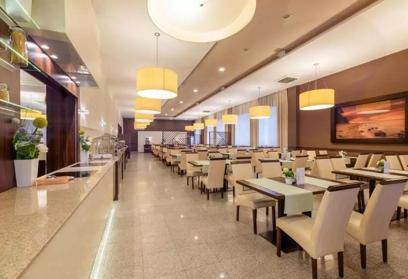 호텔 Vestina Wellness & Spa