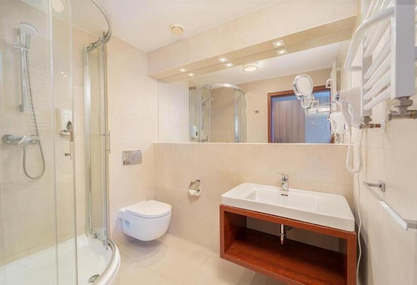 בית מלון כפרי Vestina Wellness & Spa