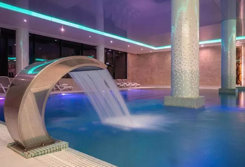 호텔 Vestina Wellness & Spa