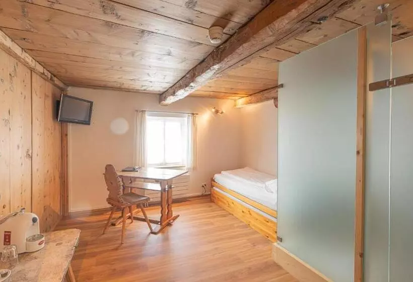 بنسيون Gasthaus & Hotel Berninahaus