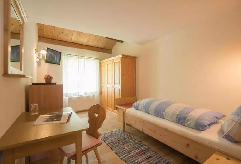 بنسيون Gasthaus & Hotel Berninahaus