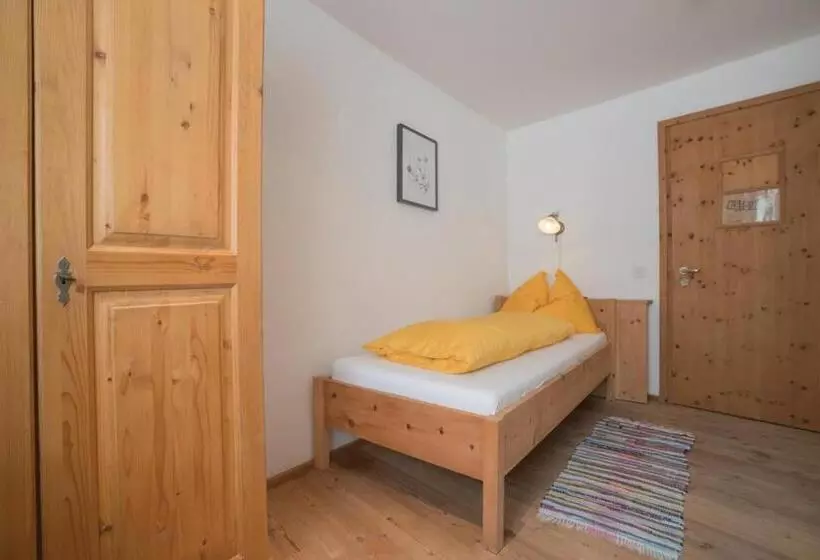 بنسيون Gasthaus & Hotel Berninahaus