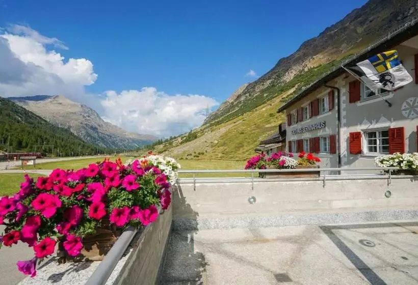 بنسيون Gasthaus & Hotel Berninahaus