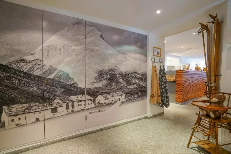 بنسيون Gasthaus & Hotel Berninahaus