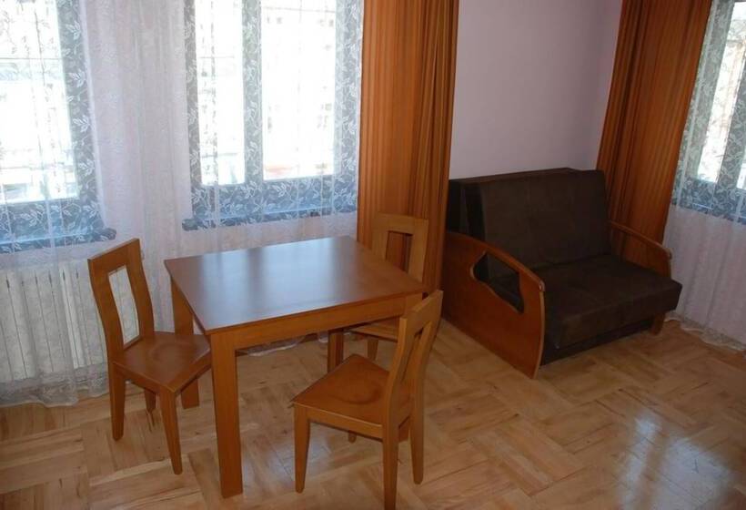 פנסיון Korona Guest Rooms