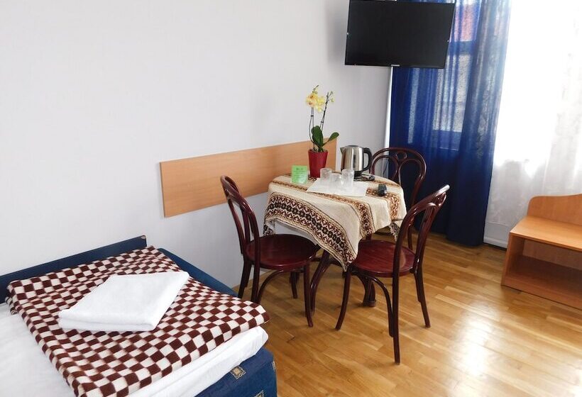 פנסיון Korona Guest Rooms