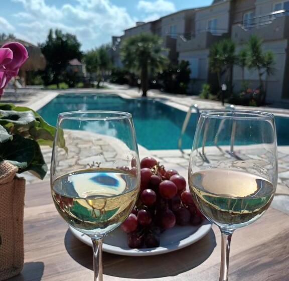 هتل Secret Garden