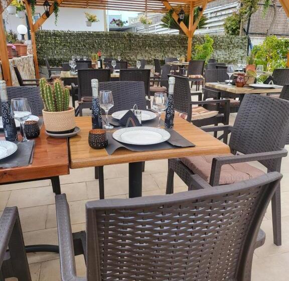 هتل Secret Garden