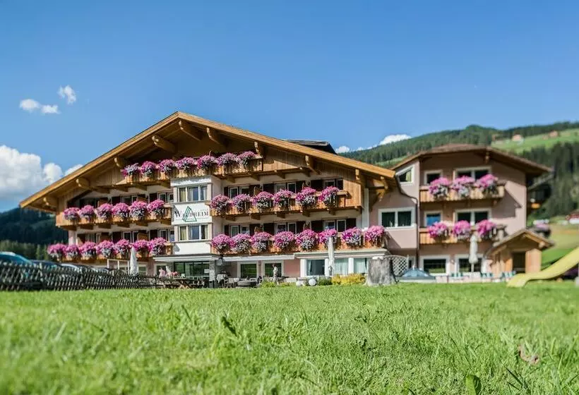Hotelli Waldheim Sexten Sesto