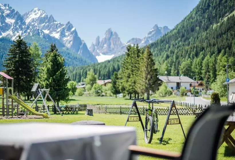 Hotelli Waldheim Sexten Sesto