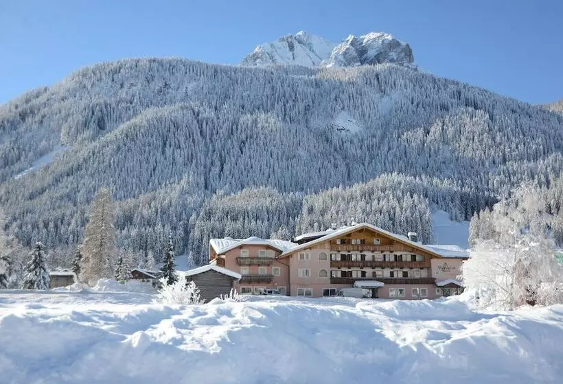 Hotelli Waldheim Sexten Sesto