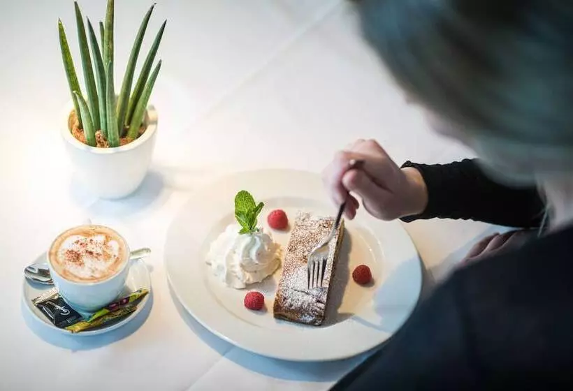 Hotelli Waldheim Sexten Sesto