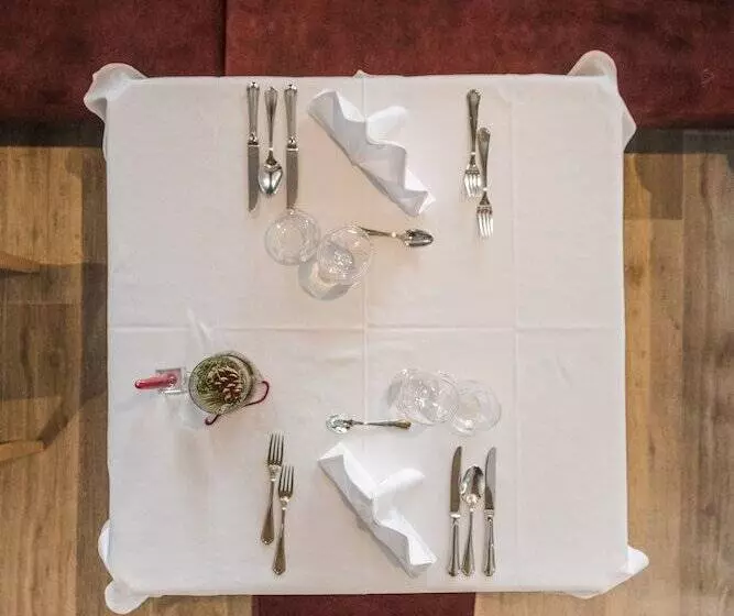 Hotelli Waldheim Sexten Sesto