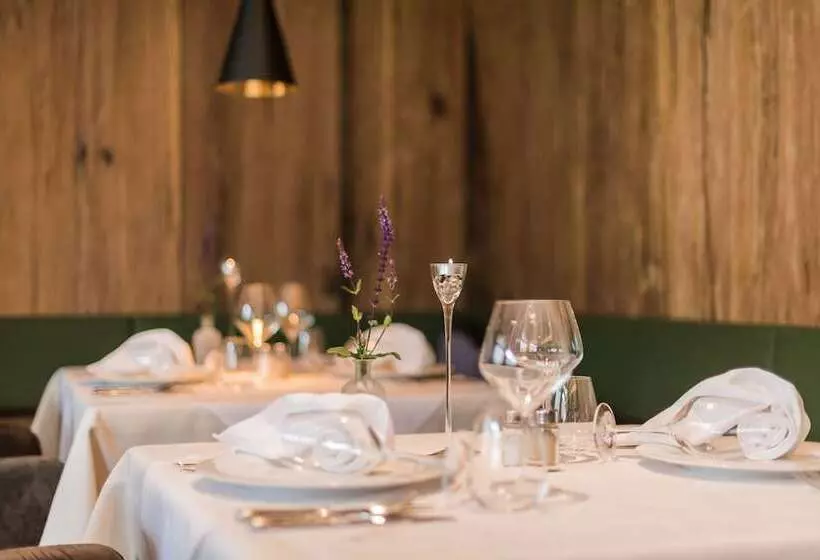 Hotelli Waldheim Sexten Sesto