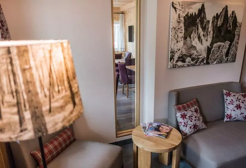 Hotelli Waldheim Sexten Sesto