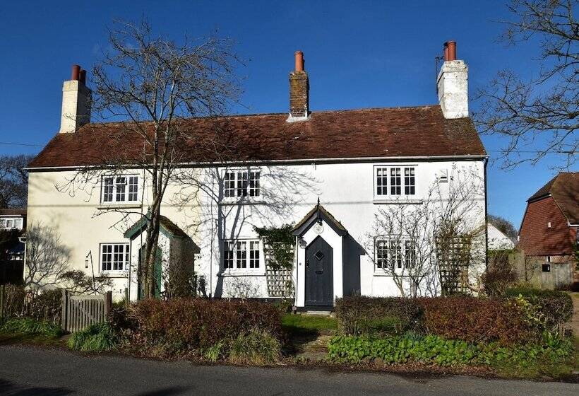 Rose Mullion Cottage