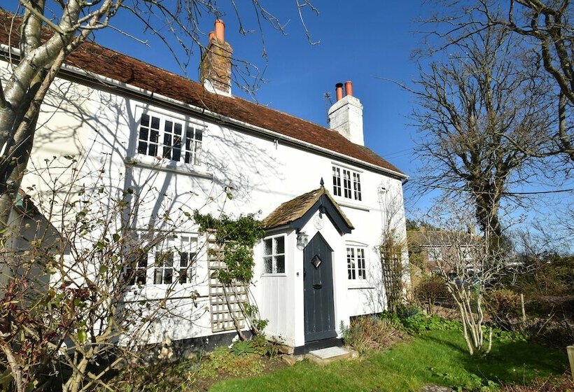 Rose Mullion Cottage