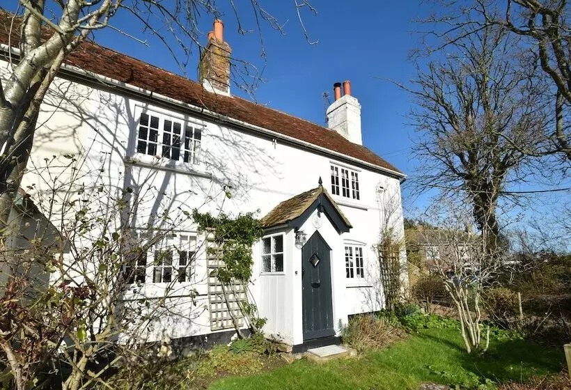 Rose Mullion Cottage