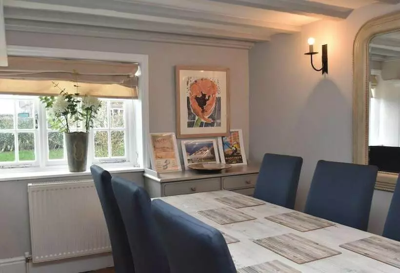 Rose Mullion Cottage