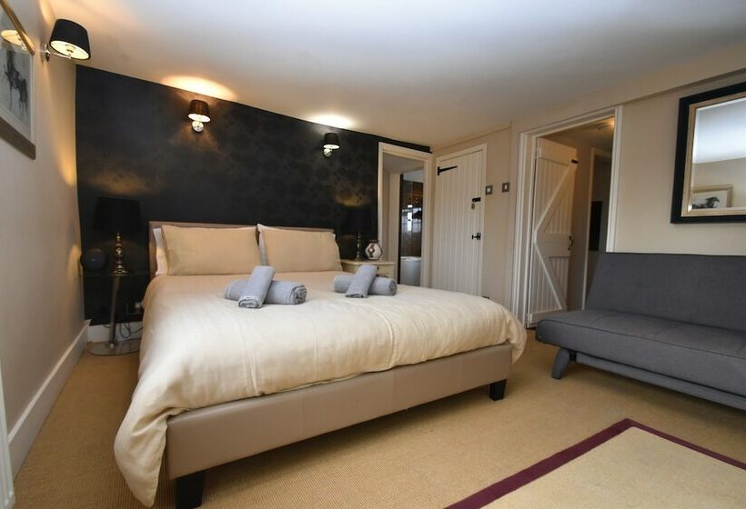 Rose Mullion Cottage