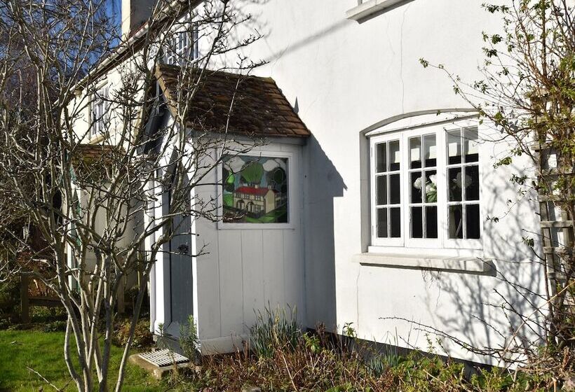 Rose Mullion Cottage