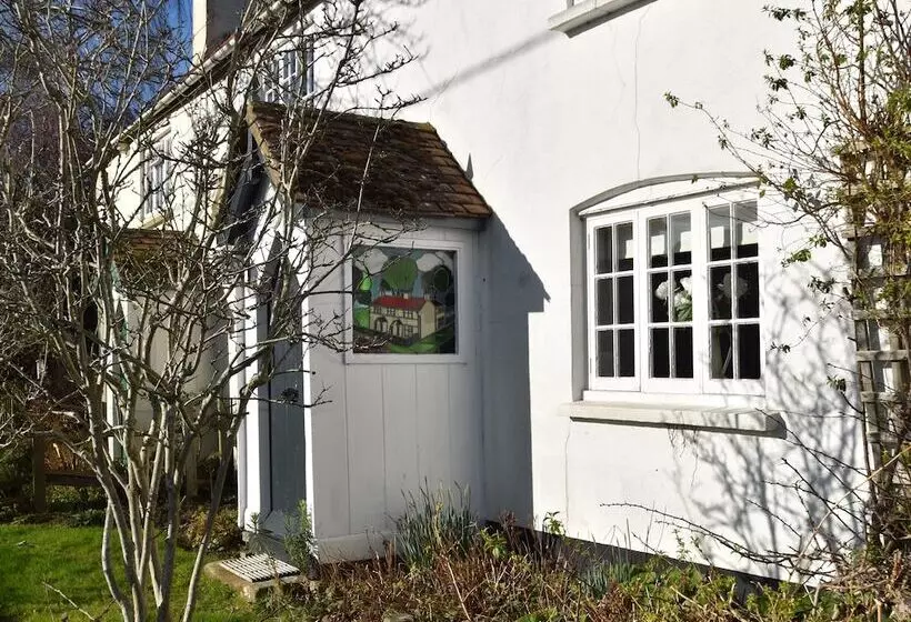 Rose Mullion Cottage