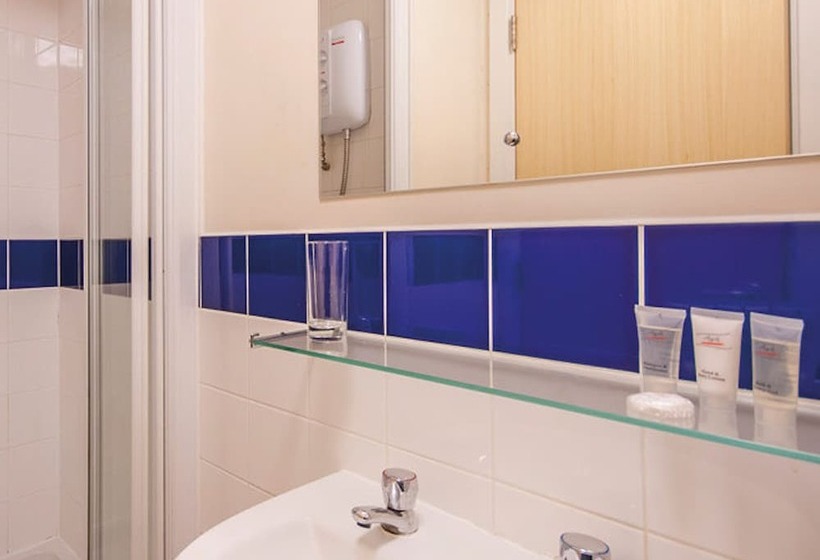 Vibrant Rooms Sheffield Hostel