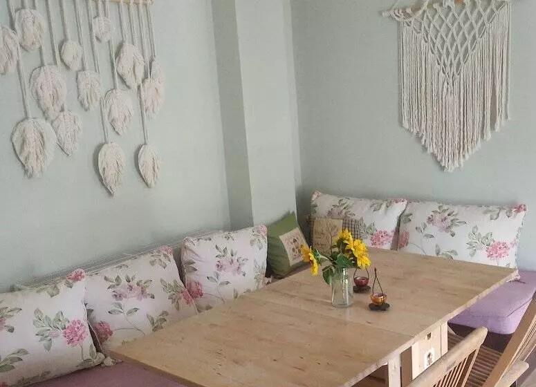 ベッドアンドブレックファースト Yliessa