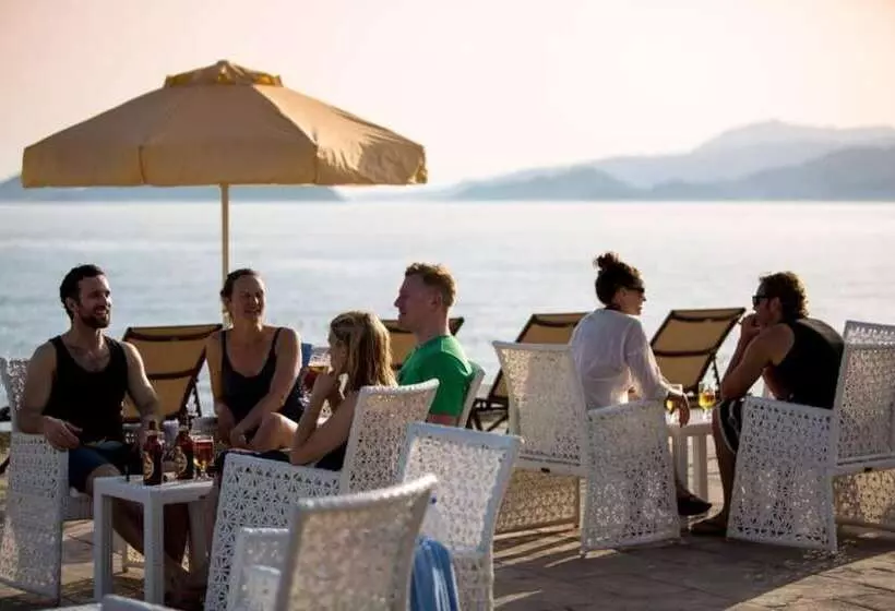 هتل Andriake Beach Club