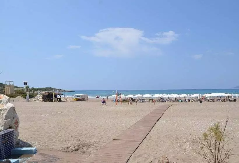 هتل Andriake Beach Club
