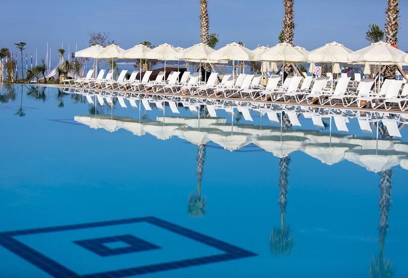 هتل Andriake Beach Club