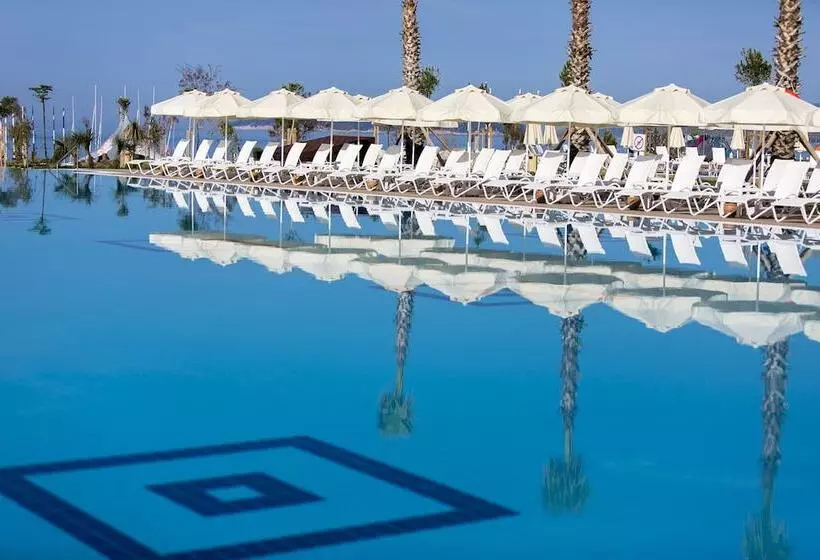 هتل Andriake Beach Club