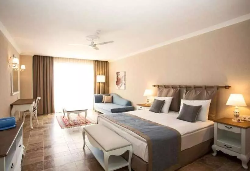 هتل Andriake Beach Club
