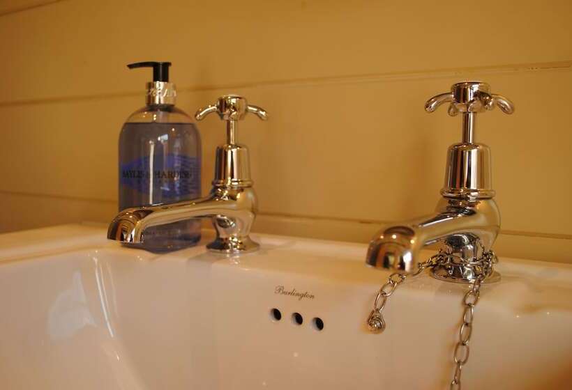 Courtyard Cottages Lymington