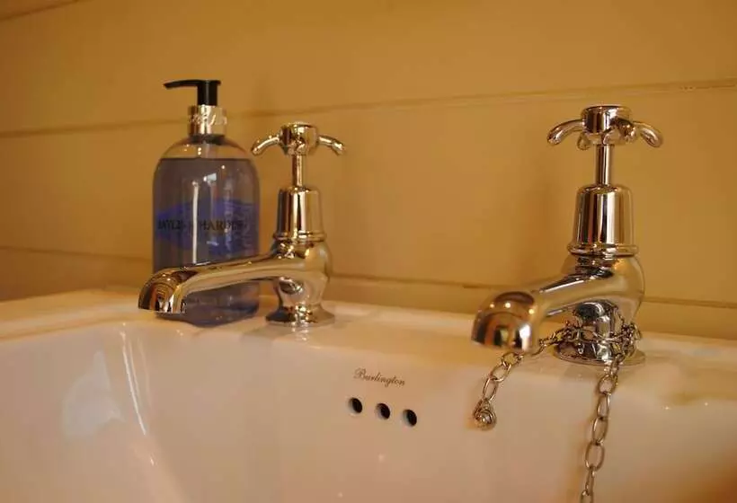 Courtyard Cottages Lymington