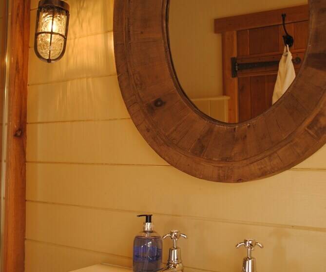 Courtyard Cottages Lymington