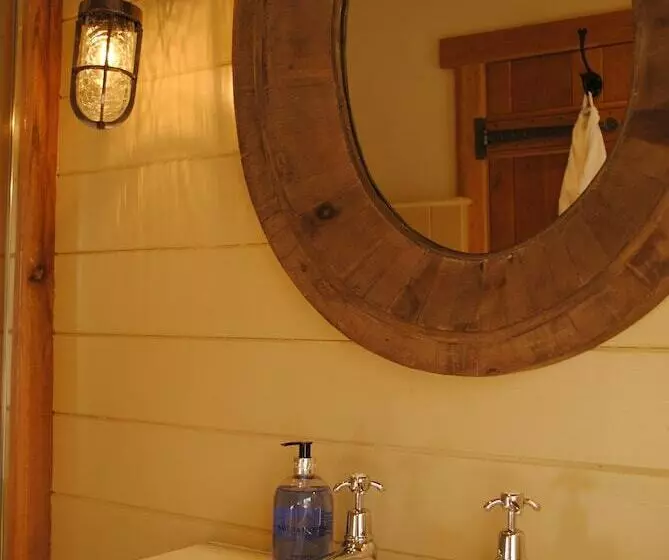 Courtyard Cottages Lymington