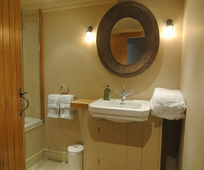 Courtyard Cottages Lymington