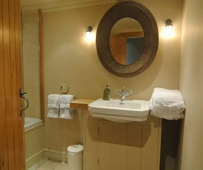 Courtyard Cottages Lymington