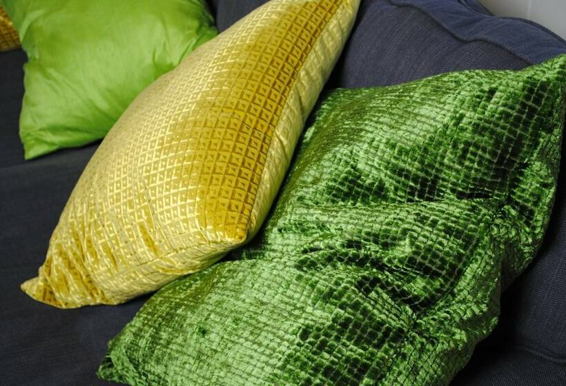 Courtyard Cottages Lymington