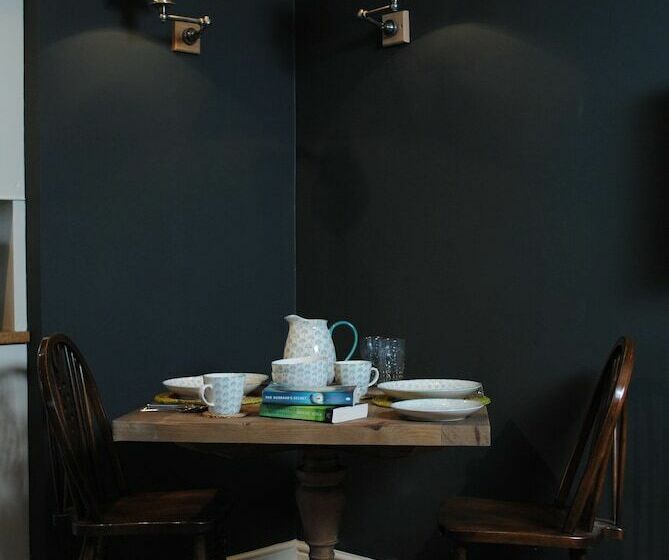 Courtyard Cottages Lymington