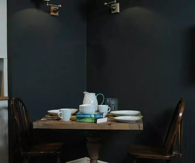 Courtyard Cottages Lymington