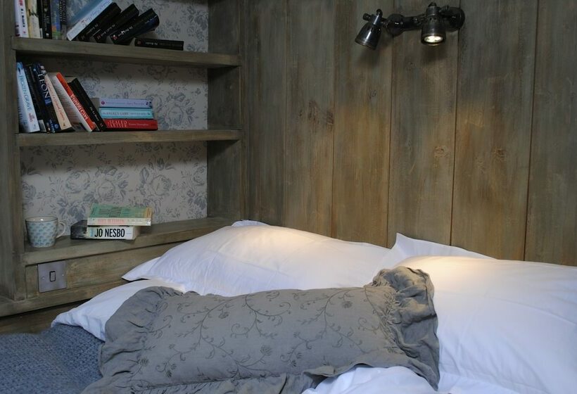 Courtyard Cottages Lymington