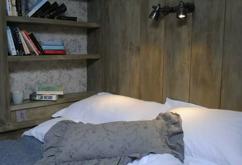 Courtyard Cottages Lymington