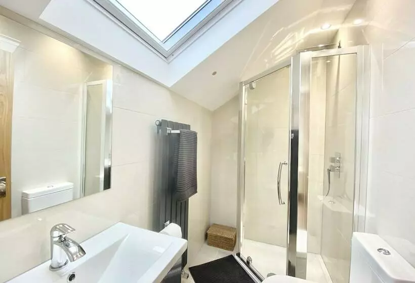 Majatalo Lotties Lott