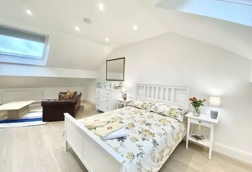 Majatalo Lotties Lott